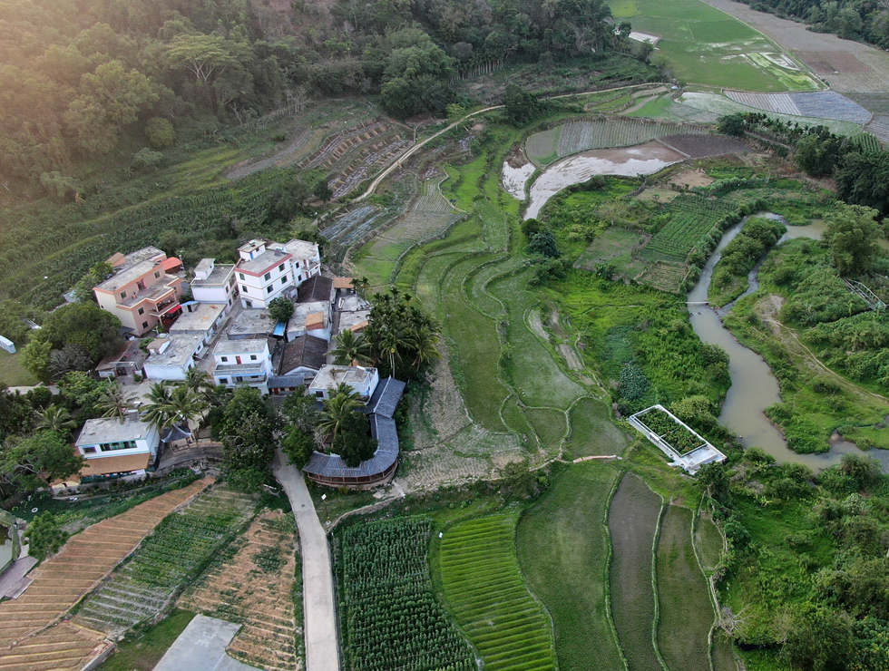 五指山毛纳村