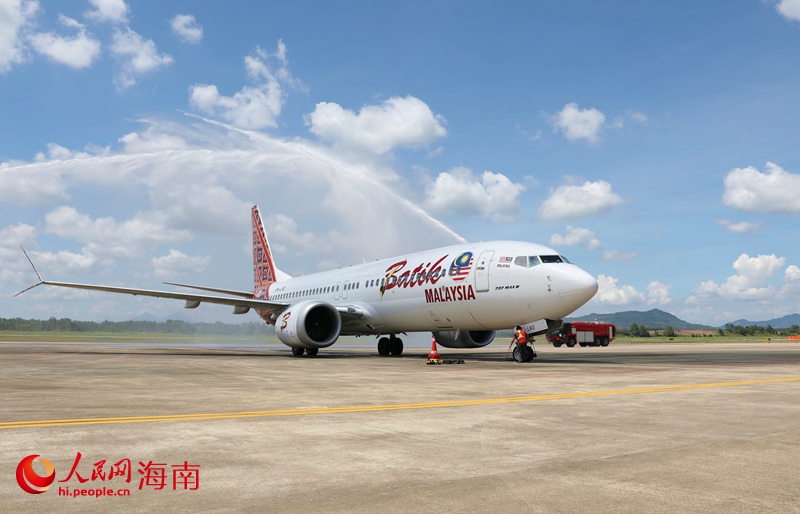 吉隆坡起飞的od634号航班在琼海博鳌国际机场降落。人民网记者 符武平摄