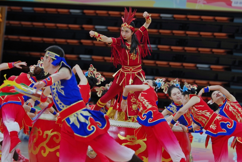 辽宁代表队《龙腾鼓乐》。实习生 沙川涛摄