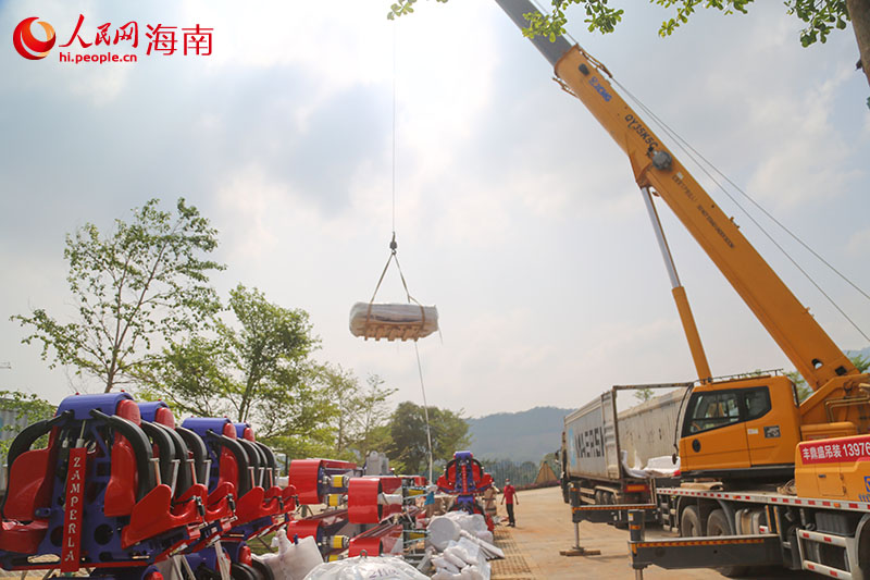  海南自贸港：乘势而上开新局，拼搏实干建新功
 自“4·13”重要讲话和《海南自由贸易港建设总体方案》发布以来，海南全面深化改革开放纵深推进，150多项政策文件先后出台，自贸港政策制度“四梁八柱”全面成型。【详细】
                            
